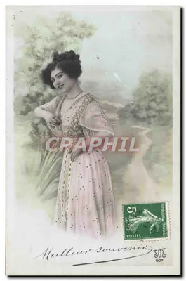 Jovem mulher em vestido rosa — editor SUL n° 807