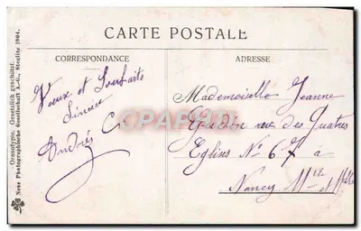 Femme en robe à pompons — avec cochon et arbre à trèfles — éditeur Nee Photographische Gesellschaft — Verso