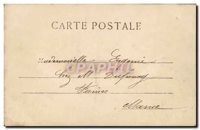 Couple en tenue d'époque — scène de studio — éditeur AVANT (imprimé en bas) et n° d'éditeur 'AVANT' visible — Verso