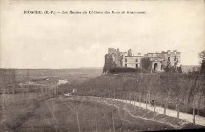 Bidache (B.P.) — As Ruínas do Castelo dos Duques de Grammont.