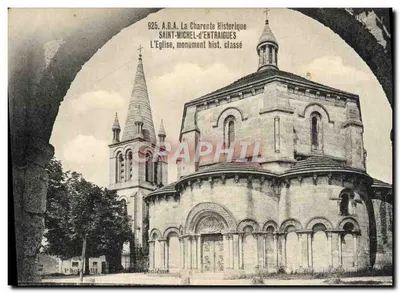 Saint-Michel-d'Entraigues — A Igreja, monumento histórico classificado — A.G.A. La Charente Historique, n° 925