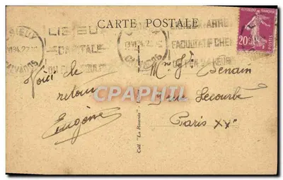 Lisieux — Pátio da Capela do Carmelo com estátua de Santa Térèsa da Criança Jesus — Verso