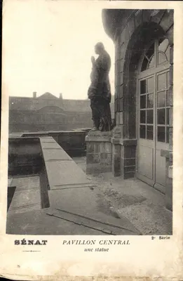 Sénat - Pavilhão Central - uma estátua — 2ª Série