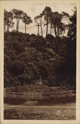 Nuillette-sur-Vicoin — La Grotte — Uitgever Chrétien et Fils, Angers