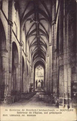 Interior da igreja, nave principal — Arredores de Bourbon-l'Archambault — Edição Librairie Ph. Bernard