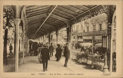 Vichy - Sobre o Parque - Uma Galeria Coberta — Ideal, n°606