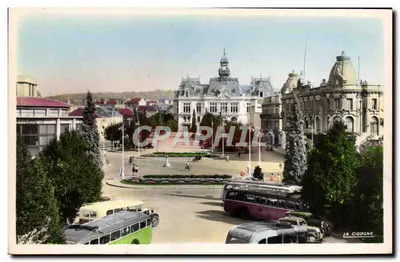 Vichy - A Esplanada do Hotel de Ville — Edição « LA CIGOGNE »
