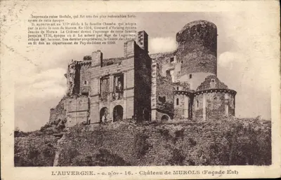 Castelo de Murols (Fachada Leste) — A Auvergne — J. Gouttefangeas, n°16