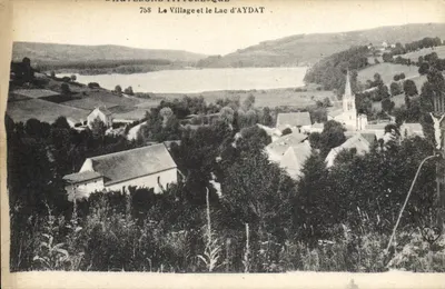 A Vila e o Lago de Aydat — Vista pitoresca de Sauvergne — série 758
