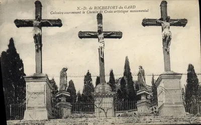 N.-D. de ROCHEFORT-du GARD — Calvário coroando o Caminho da Cruz artístico monumental — Editor La Flèche