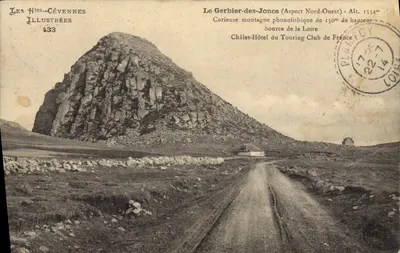 Le Gerbier-des-Joncs (Aspecte Noroeste) — montanha fonolítica, Chalé-Hotel do Touring Club da França — Les Htés-Cévennnes Ilustradas n°433