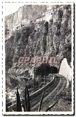 Visão do túnel e das linhas férreas em Eze — Entre Nice e Monaco — Edição Runya, Paris