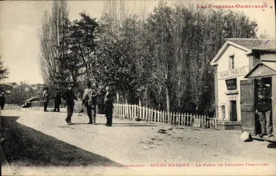 Bourg-Madame — O Posto de Alfândegas Francesas — Os Pirenéus-Orientais