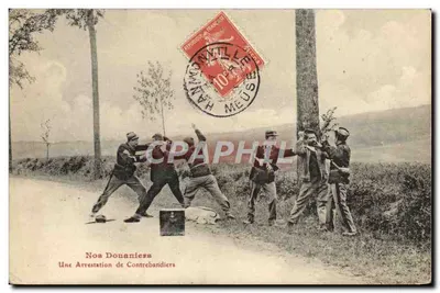 Bilhete postal antigo Alfândega Nossos Alfandegários Uma prisão de contrabandistas