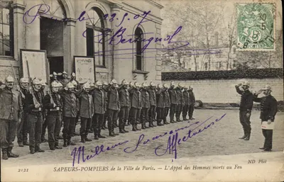 Sapeurs-Pompiers de la Ville de Paris — L'Appel des Hommes morts au Feu — ND Phot