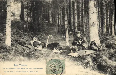 Les Vosges — O Acampamento Noturno dos Nossos Guardas-Fronteira — imp. Ad. Weick, Saint-Dié (depositado) N° 4768 - Cl. Th.