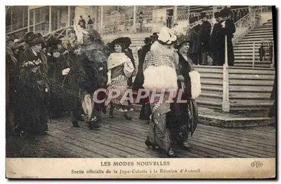 Les Modes Nouvelles — Sortie officielle de la Jupe-Culotte à la Réunion d'Auteuil — Éditeur E.D.