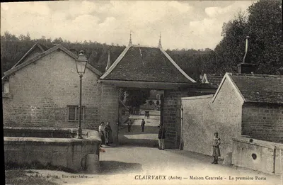 Clairvaux (Aube) — Maison Centrale — A primeira Porta