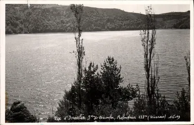 Lago de Issarles — Vista do lago com indicação de profundidade e localização — editor desconhecido, número de série não visível