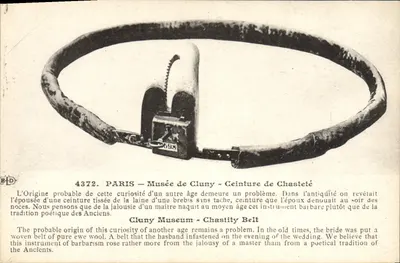 PARIS — Museu de Cluny — Cinto de Castidade