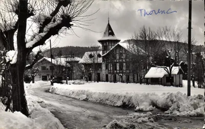 Thorenç — Vista invernal com igreja e casas nevadas — Les Éditions & MAR de Cimiez