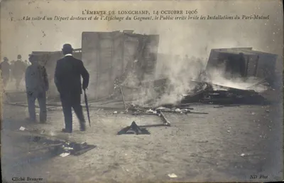 L'Émeute de Longchamp, 14 octobre 1906 — Brûlure des installations du Pari-Mutuel — Cliché Branger