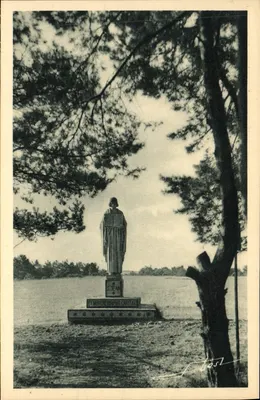 Estátua de São João — Campo da Paz — Auberge de l'Épi d'Or, Boissy-la-Rivière