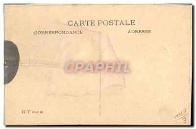 Frau in einem roten Kleid — Details der Röcke und des Huts — G-T Paris, N°1 — Rückseite