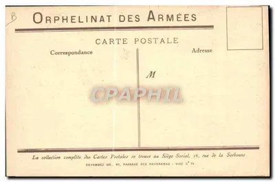 Enfants devant une porte décorée — Orphelinat des Armées — Verso