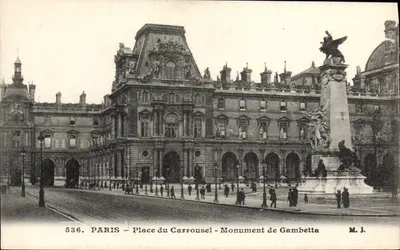 Paris - Place du Carrousel - Monument de Gambetta