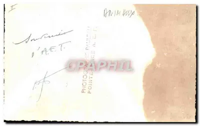 Crocodilo na margem de um curso d'água — Fotografia da Pointe A.E.T. — Série não numerada — Verso