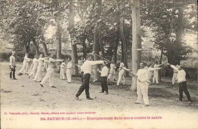 Ensino da lança contra a espada — Saumur (M.-et-L.) — Fr. Voglcker, fot. — n° 104