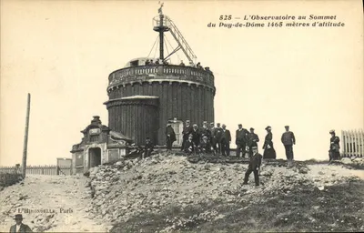 A Observatórios no Cume do Puy-de-Dôme — 1465 metros de altitude — L'Hirondelle, Paris, n° 525