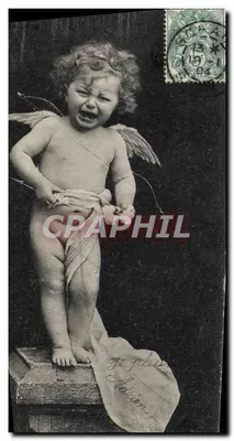 Enfant ange pleurant — scène de studio — éditeur anonyme