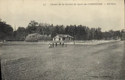 Chalé da Sociedade de Esportes de COMPIÈGNE — ND Fot. — N° 93