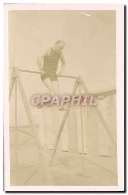 Atleta nas barras — ginástica — carta postal virgem