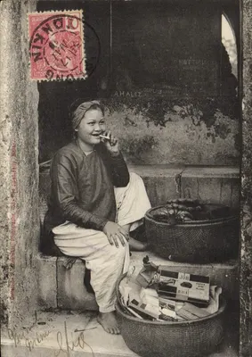 Sigara içen kadın — Fransız Indochina — Jules-Fracy fotoğrafı, no 133