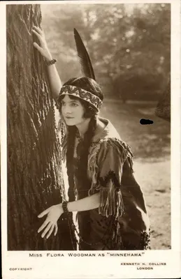 Miss Flora Woodman em traje indiano — cena do filme 'Minnehaha' — Kenneth N. Collins, Londres