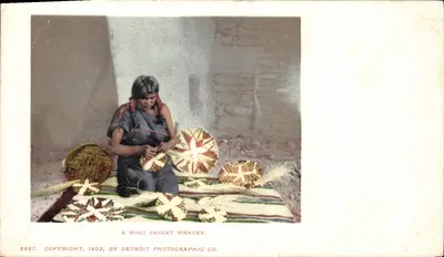 A MOKI BASKET WEAVER — Detroit Photographic Co., n° 5887 — 1902