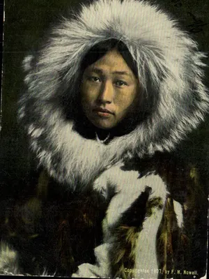 Mulher inuit — retrato — F. H. Nowell, número de série não visível