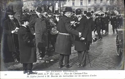 Paris — Journées Historiques — M. Lépine fournit à M. Bouvier des instructions sur les mesures d'ordre — Clèche Chusseau-Flavions, n°10