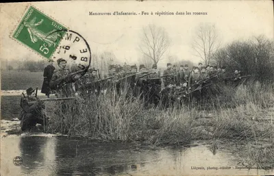 Infanterie-Manöver — Wiederholter Schuss in den Schilf — Liégeois, Fotograf-Verleger