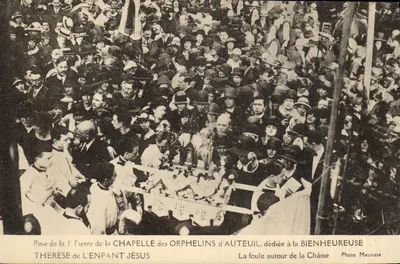 Lễ đặt viên đá đầu tiên của Nhà thờ Orphelins d'Auteuil — dành cho Thánh nữ Thérèse của Chúa Giêsu — Ảnh của Meurisse