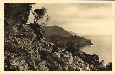 Ilhas de Hyères (Var) — Vista da Ponta do Oustau e o grande Sérainé — Les Éditions d'Art Yvon, Paris