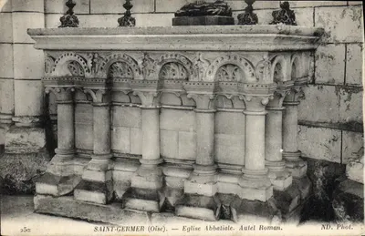 Saint-Germer (Oise) — Igreja Abbatial. Altar Romano.