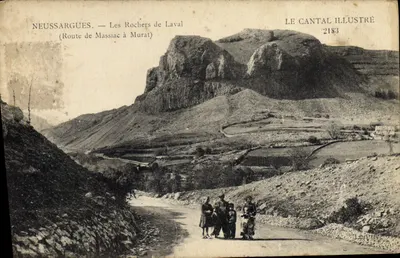 Neussargues — Os Rochos de Laval (Estrada de Massiac a Murat) — LE CANTAL ILLUSTRÉ 2183