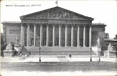 Paris - Câmara dos Deputados — vista da fachada com colunatas e estátuas — editor não identificado