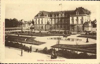 Troyes - La Préfecture et le Square — Ch. Granddidier, photographe, Troyes