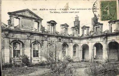HAM em ruínas — A Abadia, Pátio Interno do Claustro — La Pensée, n°3101