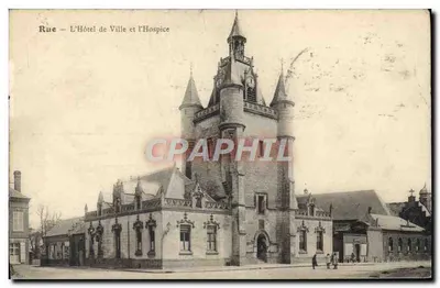 Rua — O Hotel de Ville e o Hospício — T. à Rue